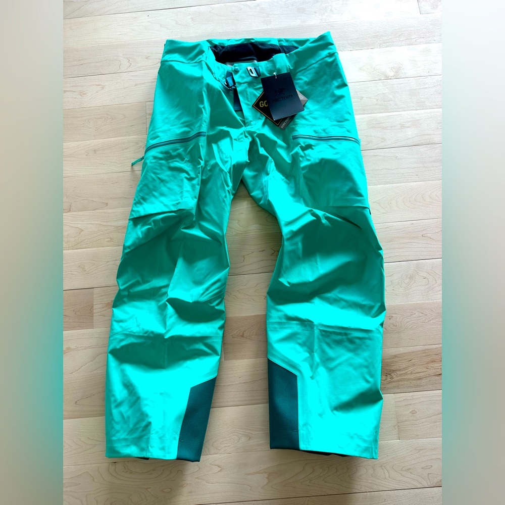 Arc’teryx brand new with tags Sentinel AR Pant size XL